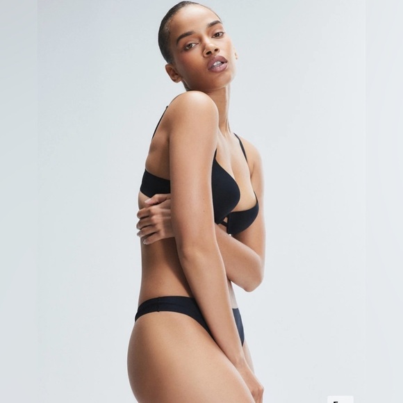 Savage x Fenty T-Shirt Bra, size 32D, in black, NWT! - Picture 3 of 8